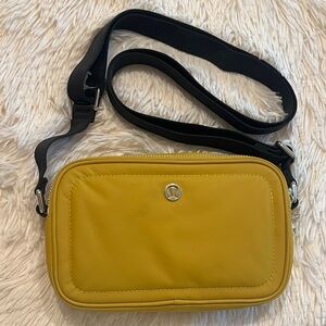 Lululemon crossbody camera bag